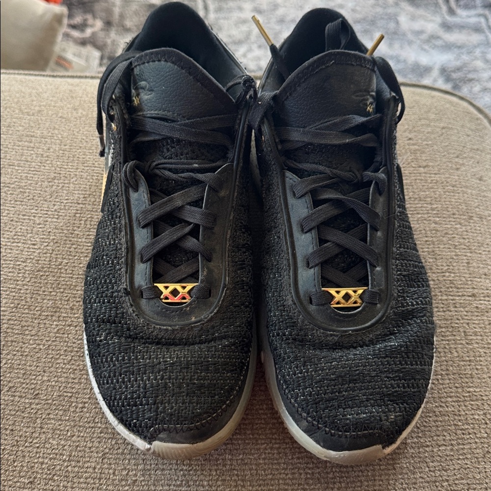 Nike Black basketball shoes